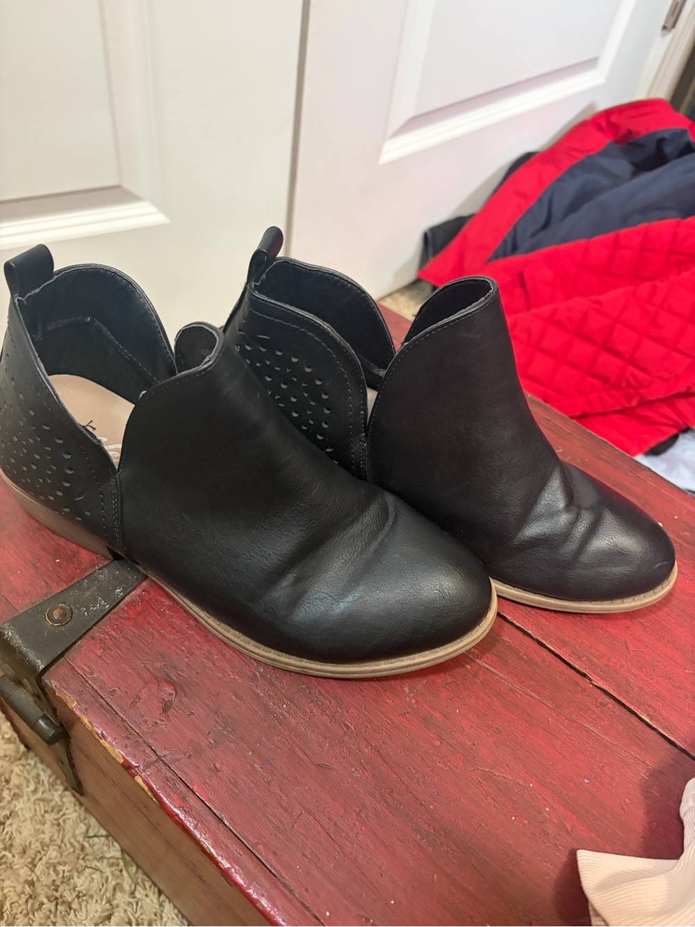 Vepose Black Ankle Heeled Boots - Picture 2 of 5